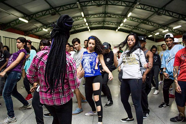 oficina-Dancas-urbanas-Alice-guimaraes